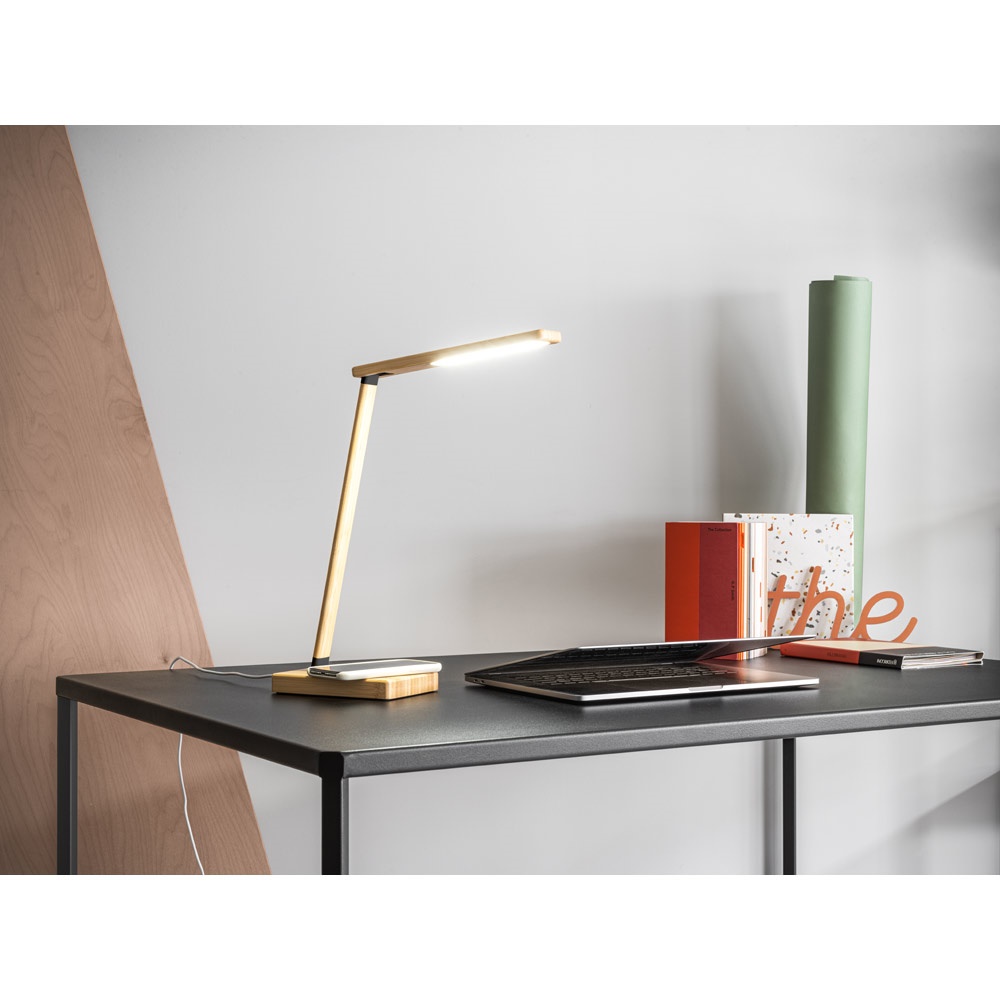 Klappbare Schreibtischlampe mit superschnellem kabellosem 15W-Ladegerät aus Bambus | Morey – Natur, Ansicht 6