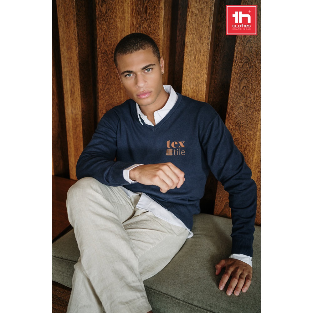 Herren-Pullover mit V-Ausschnitt aus Baumwolle und Polyamid | THC Milan – Schwarz, Ansicht 4