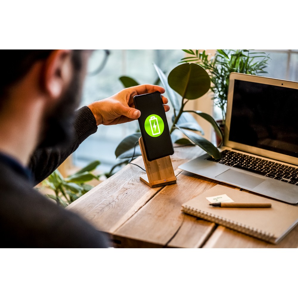 B'RIGHT Wireless Bambus-Ladegerät 10W, Telefonständer | Wilder in Holz, Ansicht 5